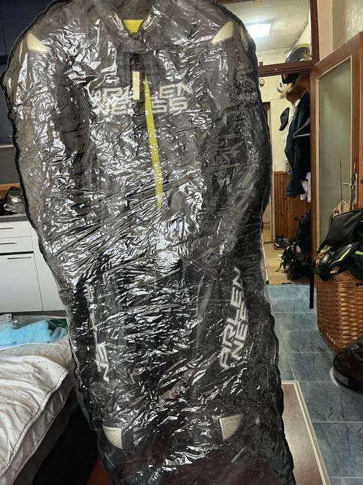 Мото гащеризон ,Кенгурова кожа .Американски на фирмата “Airlenness” с