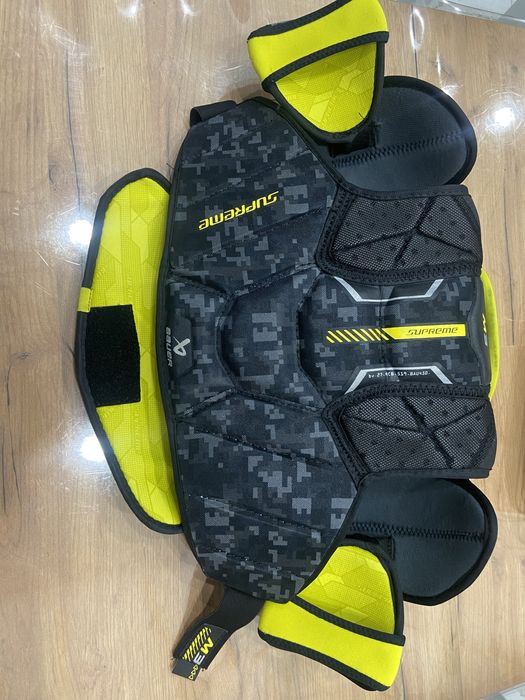 Нагрудник для хоккея