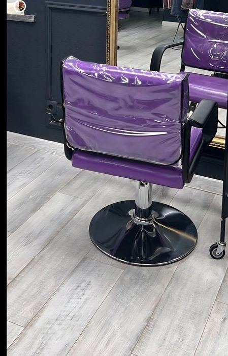 Парикмахерское кресло