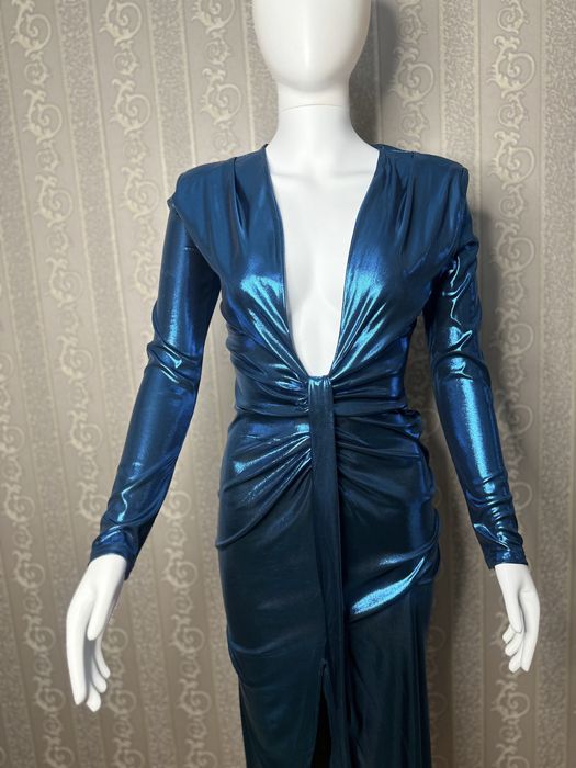 Продается трендовое красивое платье ,в размере S