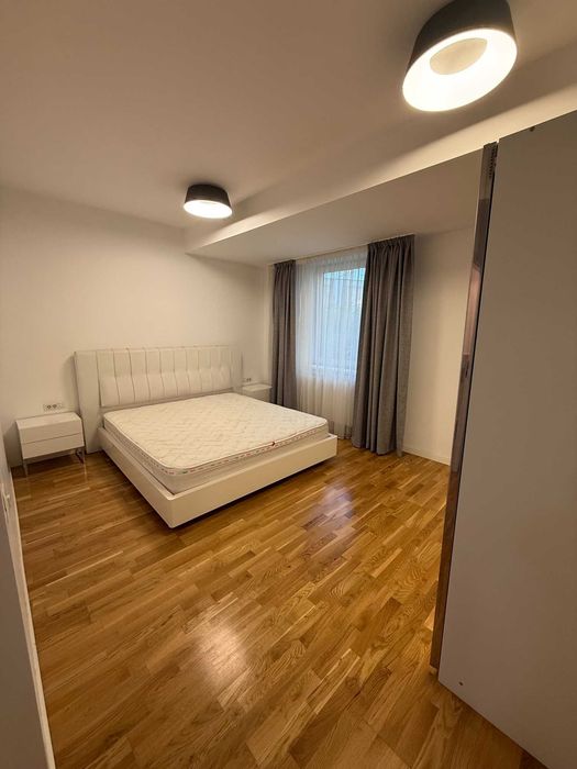 Apartament 3 camere Parcul Carol de inchiriat, curte proprie, loc de parcare