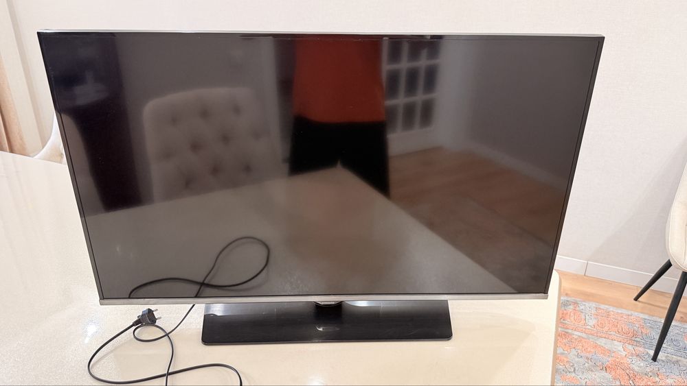 Продается  SAMSUNG 40 full HD SMART TV