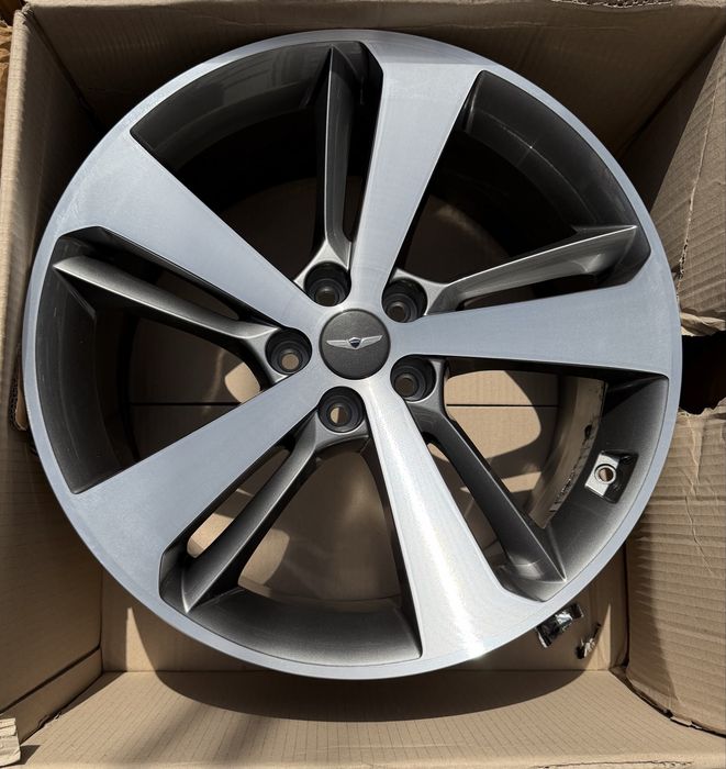 Диски оригинал на GENESIS KIA HYUNDAI