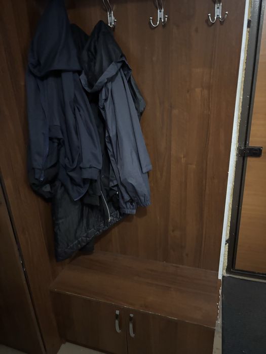 Продам прихожку 150 на 150