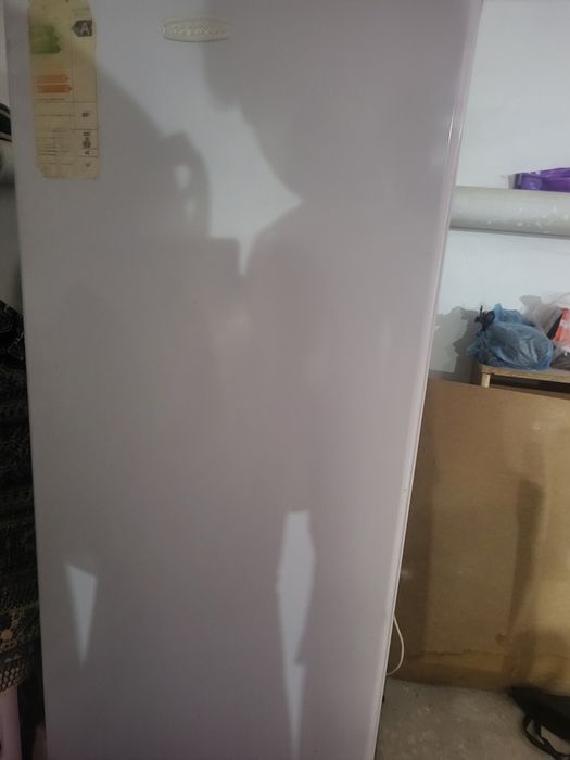 Холодильник роботает