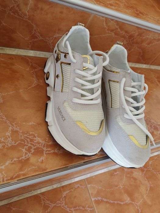 Маратонки Nike Air Max 270 и New Balance 9060 Versace