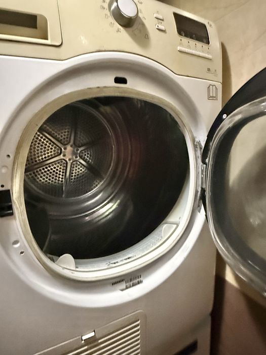 Продавам работеща сушилня Whirlpool AZB 8780 8 кг