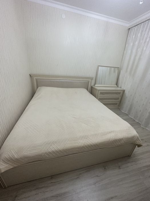 Кровать, комод, тумбы