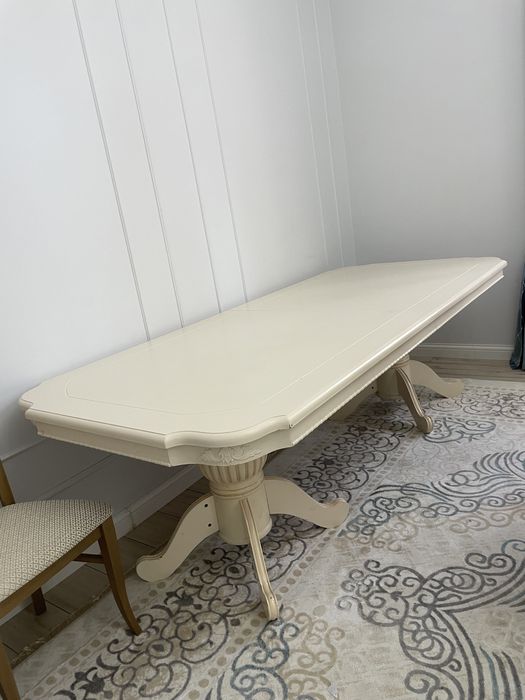 Стол для гостиной