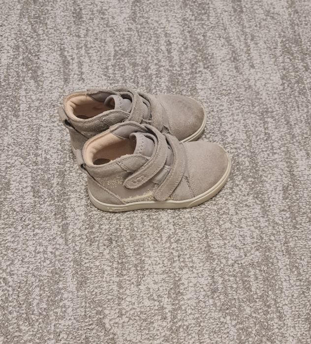 Ghete UGG marimea 25