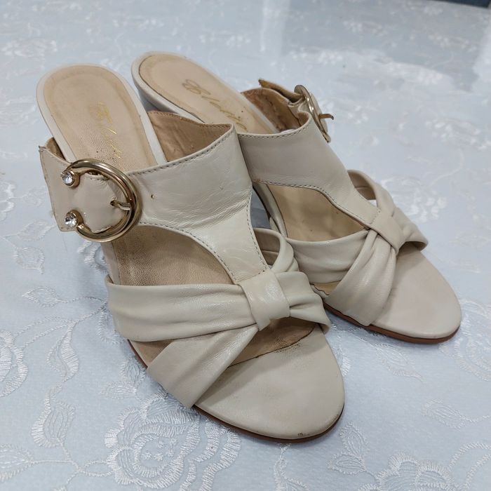 Продаю босоножки / туфли