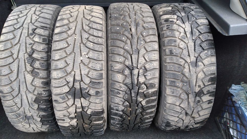 Продам комплект зимних шин с дисками