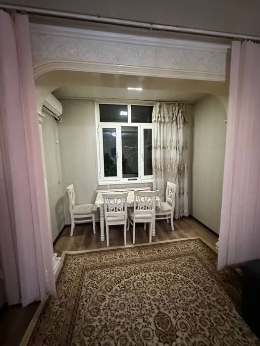 Сдается в аренду квартира возле метро Мирзоулугбек пишите