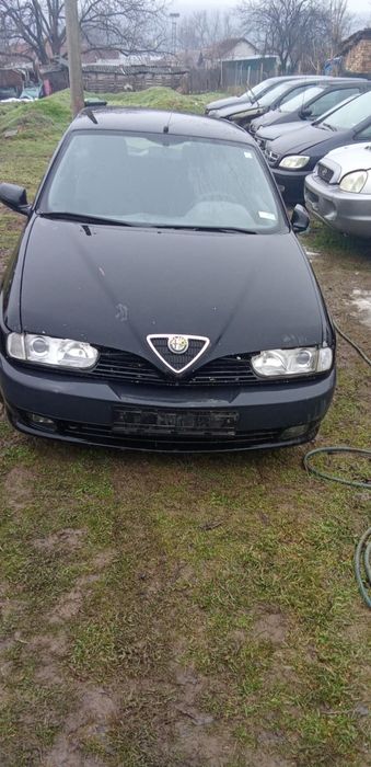 Продава се на Части Alfa Romeo 145 1.6 i бензин