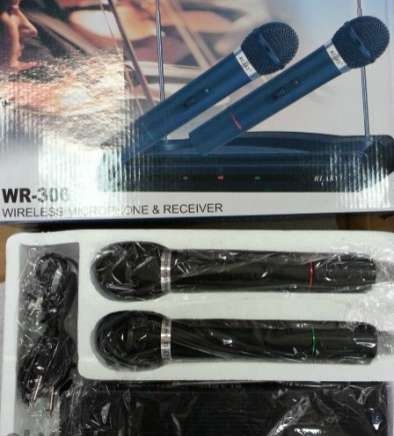Много Качествени !! Двоен Компл. Безж. Микрофони с Майка 306