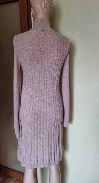 Rochie tricotata UNIQLO, bej/gej, mix lana, casmi, vascoza, poliamid, marimea M