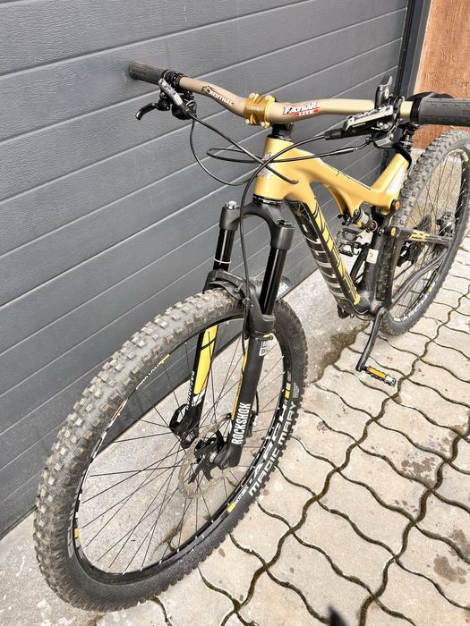 Велосипед мекица.Carbon Spider intense 29c