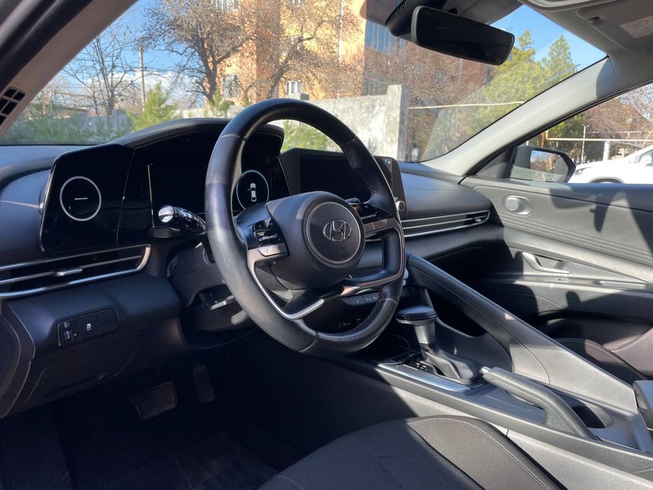 Hyundai Elantra 2021