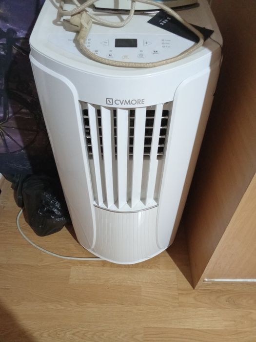 Aparat de aer conditionat,ventilator si dezumidificator
