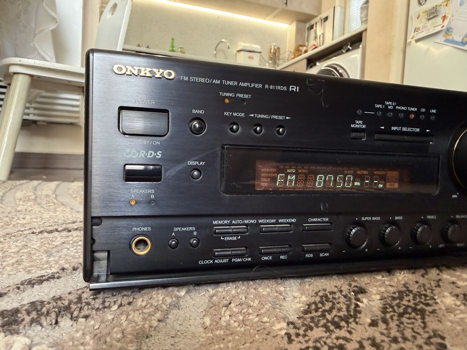 Onkyo R-811 Мини ресивър