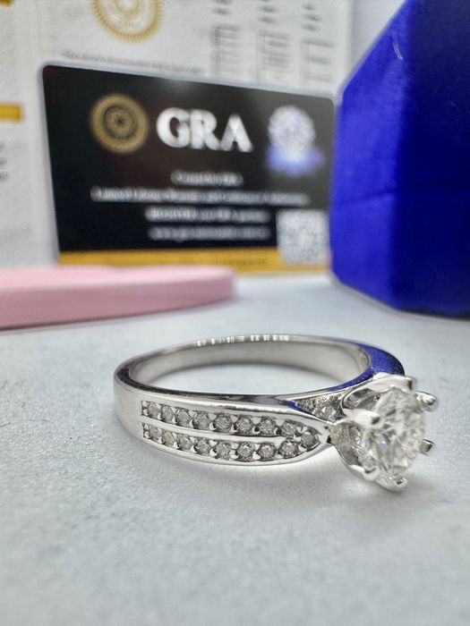 Сребърен пръстен с мойсанит ( диамант ) 0.5 карата