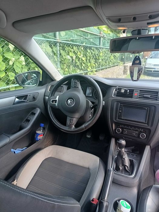 VOLKSWAGEN Jetta 2011 — imagine 5