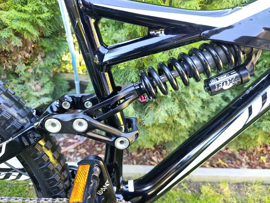 Планински велосипед Мекица SPECIALIZED ENDURO за скачане. 27,5/M.