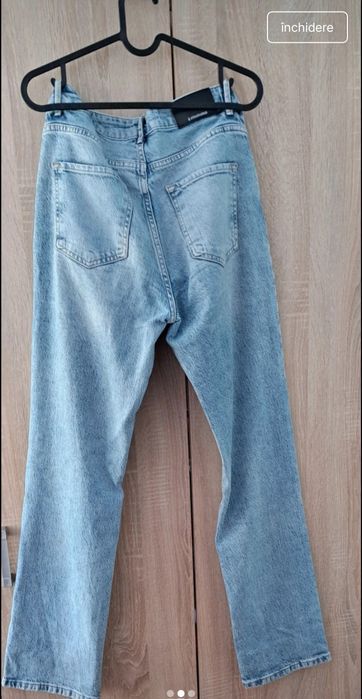 Blugi drepti Stradivarius marime 38 albastru deschis