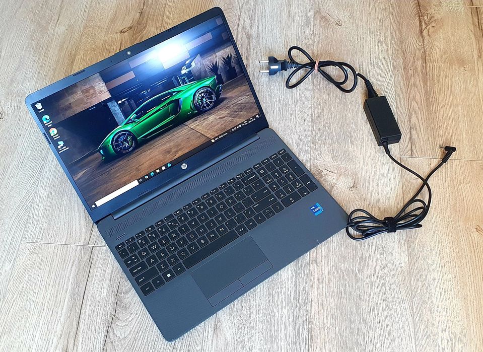 Laptop HP 250 G9 i7 1255U 16GB RAM 512GB iris xe

Iris xe