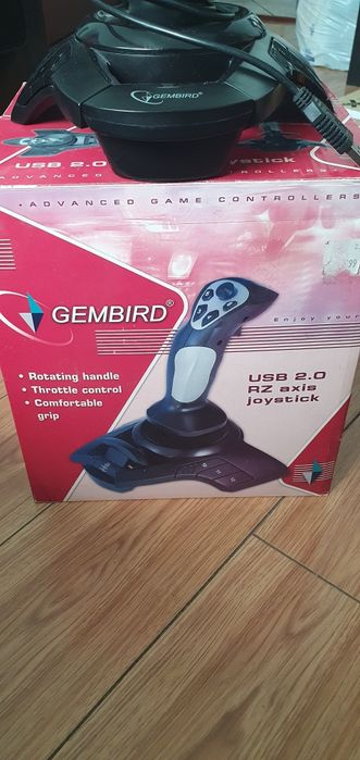 Vând joystick și volan thrumaster