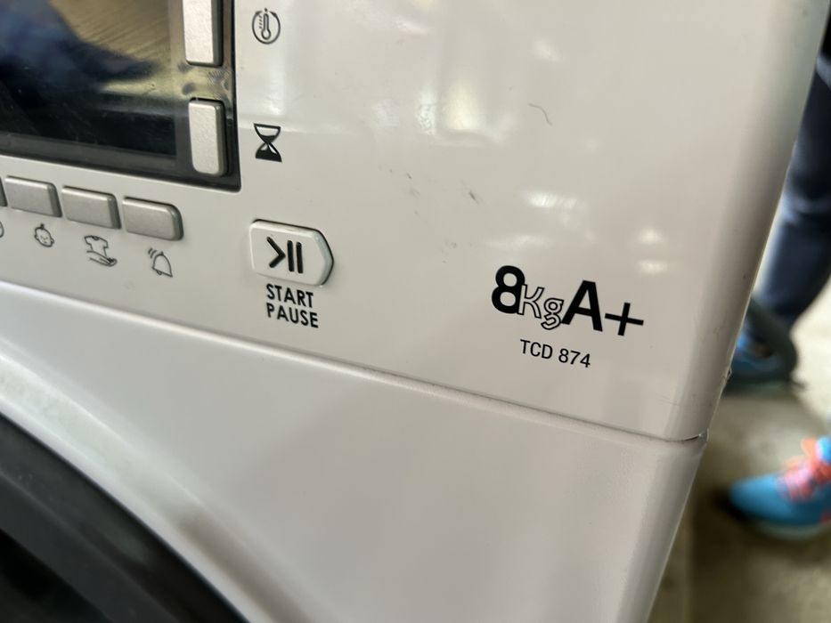 Сушилня за дрехи Hotpoint Ariston TCD