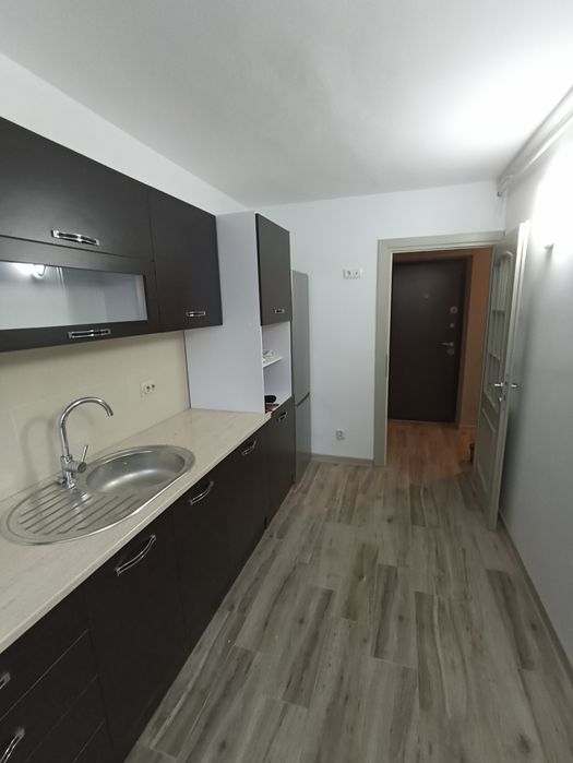 Vând apartament cu 3 camere