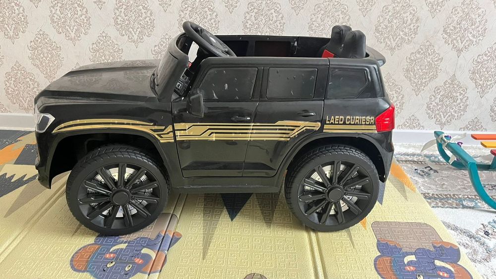 Детский электромобиль