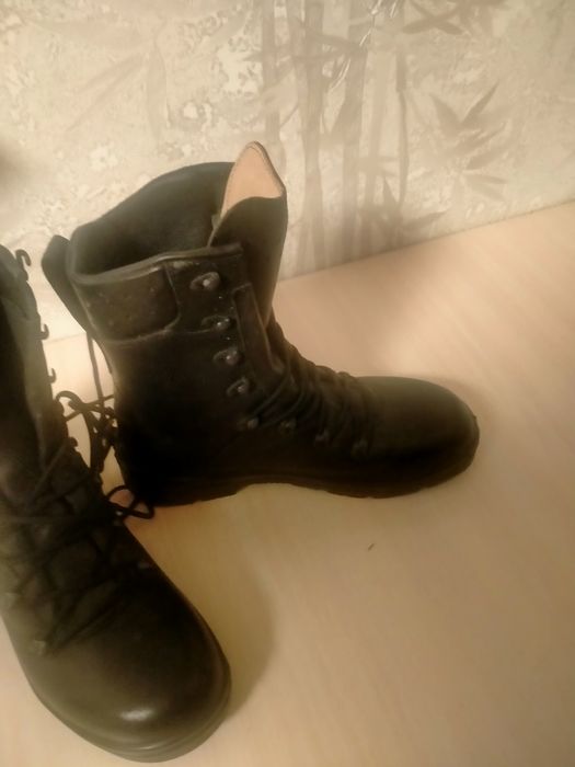 Продам ботинки берцы