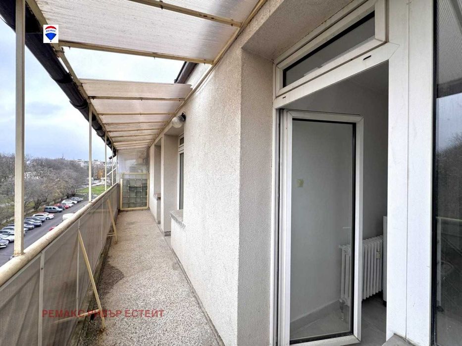 Тристаен апартамент за продажба кв. Ялта