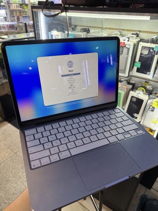 Macbook neo в отличном состояни