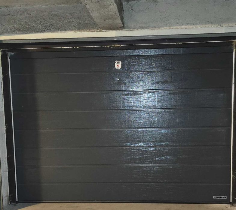 Давам гараж под наем в Банишора