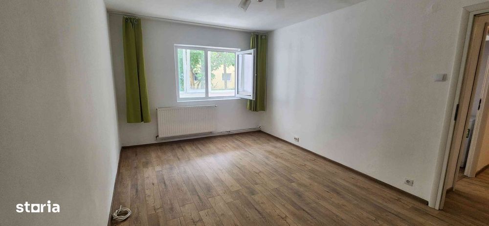 PROPRIETAR – Vând apartament 2 camere decomandat | Tractorul, Brașov