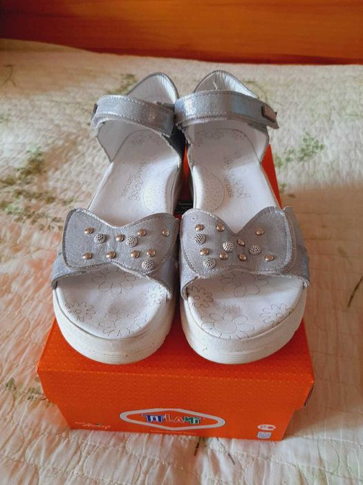 Босоножки на девочку