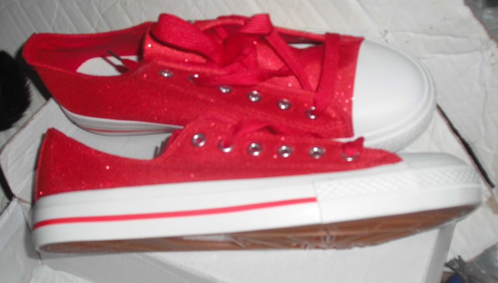 Кецове с ефект брокат, черни и червени, р-р 36 - 39