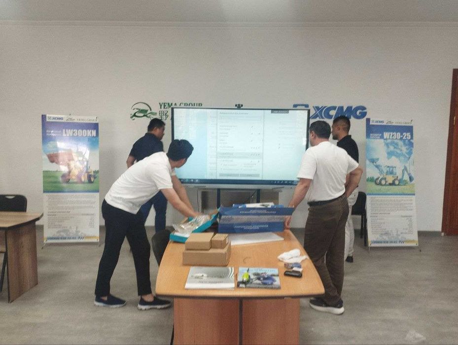 Интерактивная сенсорная 98  доска 4K i5-8GB/256GB Роликовый Кронштейн