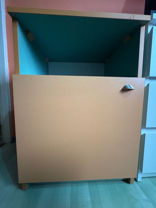 Мебели комплект продавам спешно