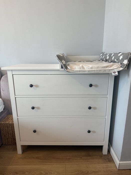 Comodă Hemnes cu masă de înfășat