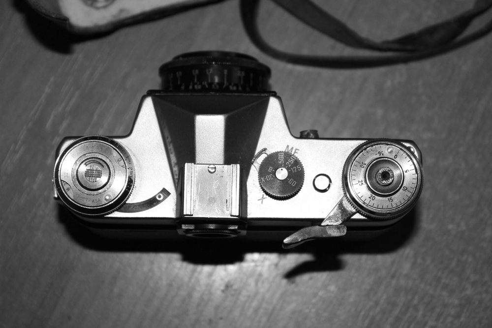 Продам обмен фотоаппарат зенит Е