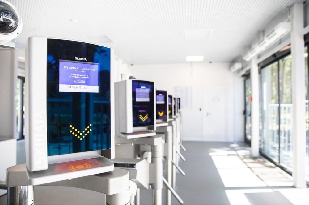 Турникеты с Face ID для доступа лиц