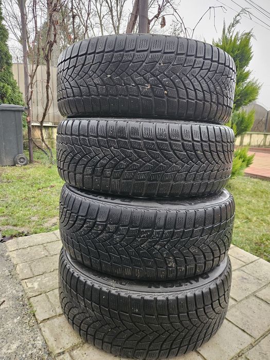 Jante si caucuiucuri iarna BMW 205/50 r17 roti complete