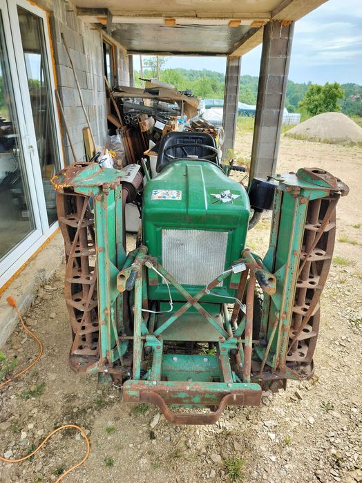 Mașină de tuns iarbă