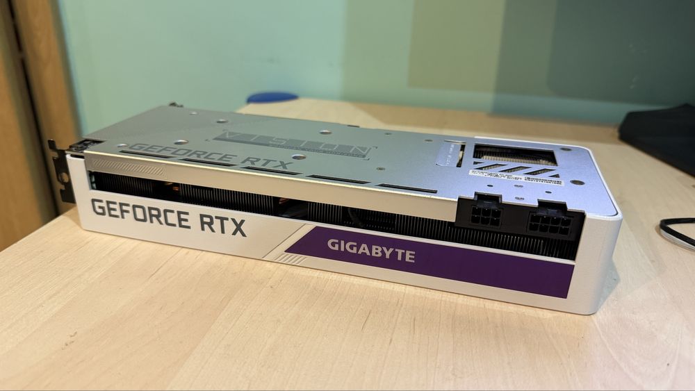 RTX 3070 Gigabyte Vision Alb