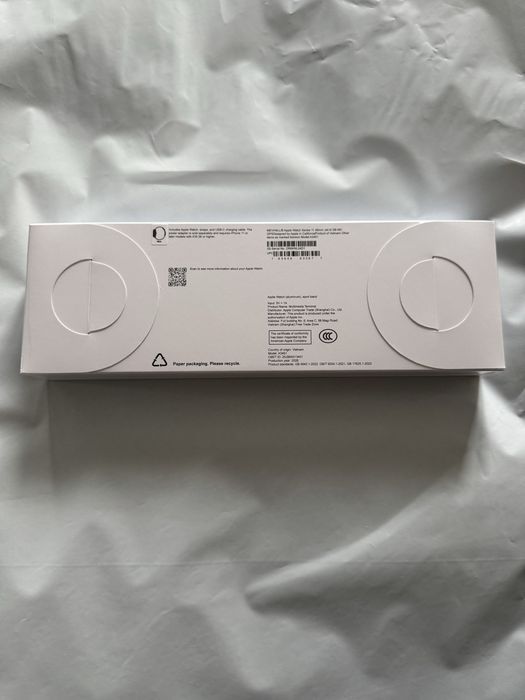 Apple Watch Series 11 - Nou la cutie (Full Box), Culoare Jet Black / Space Grey