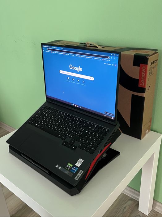 Лаптоп Lenovo Legion 5pro 16IRX8 Intel 17-13700HX RTX4070